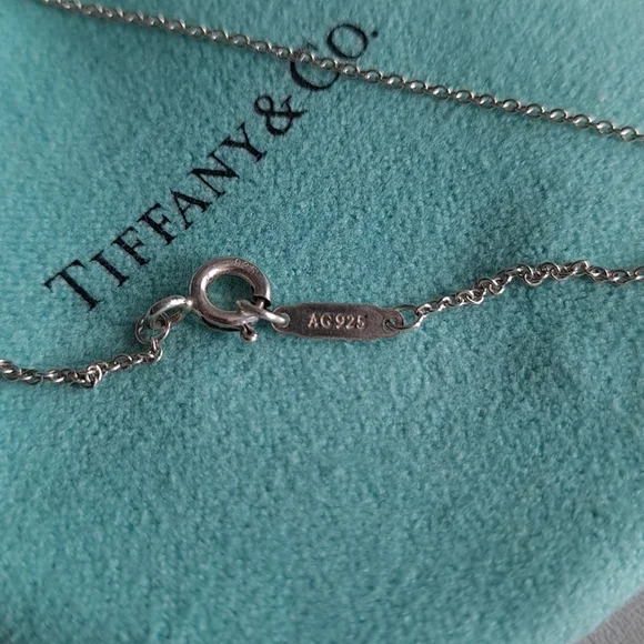 Authentic Tiffany & Co. S pendant necklace - Picture 5 of 9
